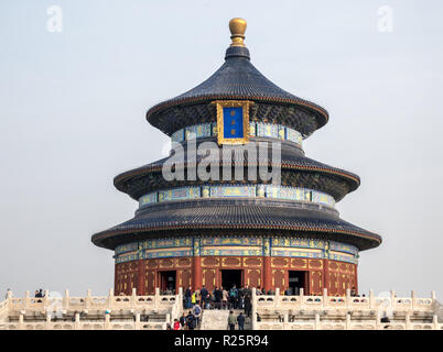 Touristen um Himmelstempel in Peking, China Stockfoto