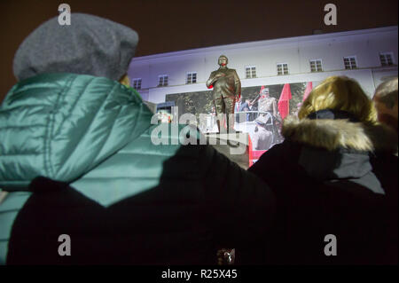 Denkmal für Präsident Lech Kaczynski auf Joseph Pilsudski Platz in Warschau, Polen. 10. November 2018 © wojciech Strozyk/Alamy Stock Foto Stockfoto