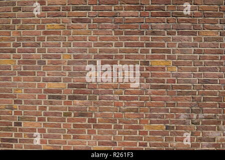 Old Red Brick Wall, die Anzeichen von Alter und Verfall Mörtel. Stockfoto