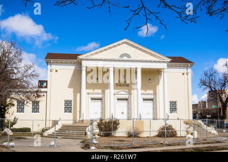 März 25, 2018 Reno/Nevada/USA - Außenansicht des Lear Theater Gebäude, eine ehemalige Kirche, geschlossen im Moment und Renovierungsbedürftig Stockfoto