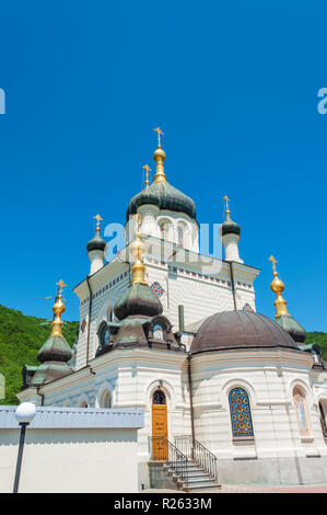 Foros Orthodoxe Kirche in Krim an einem Sommertag, Ukraine Stockfoto