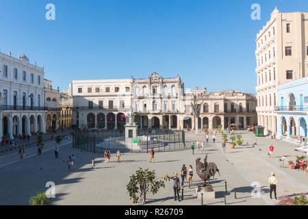 Havanna, Kuba - Januar 16, 2017: Die historischen Alten Platz oder die Plaza Vieja im kolonialen Stadtteil der Altstadt von Havanna Stockfoto