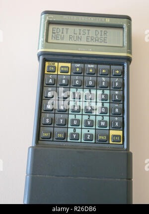 Vintage Engländer Psion Organizer II CM Pocket Computer, populär in den 1980er Jahren Stockfoto