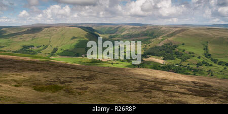 Alport Dale aus dem Crookstone Knoll, Kinder Scout, Peak District National Park, Großbritannien Stockfoto