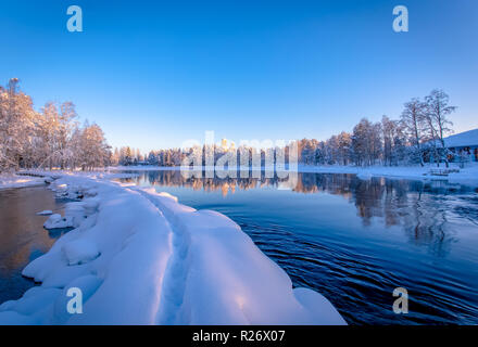 Snowy River Blick von Kuhmo - Finnland. Stockfoto