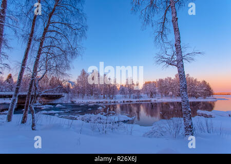 Snowy River Blick von Kuhmo - Finnland. Stockfoto