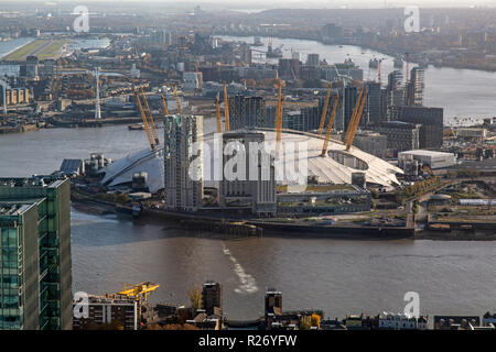 Die O2 Arena, ehemals den Millennium Dome, neben der Themse im Südosten von London, England. Stockfoto