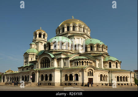 SOFIA, Bulgarien, 25. Mai 2018: Die Kathedrale Saint Alexandar Nevski in den frühen Morgenstunden Stockfoto