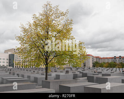 BERLIN, DEUTSCHLAND - 22. SEPTEMBER 2018: Am Denkmal für die ermordeten Juden Europas in Berlin, Deutschland Stockfoto