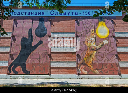 Dnipro, Ukraine - 10. Juni 2018: Eine scherzhafte Zeichnung auf den Türen eines städtischen elektrischen Unterstation mit einer Nennspannung von 150 Kilovolt Stockfoto