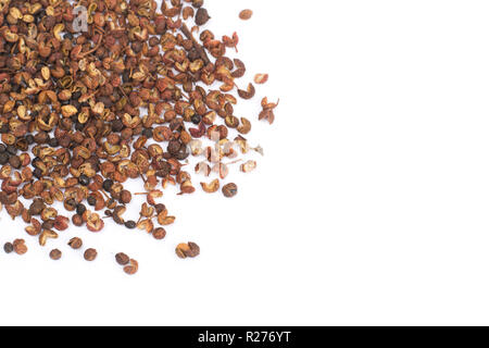 Sichuan-Pfeffer isoliert auf weißem Hintergrund Stockfoto