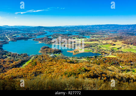 Luftaufnahme Bild von Hiawassee in Georgien Berge im Herbst Saison Stockfoto
