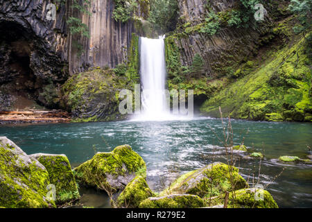 Toketee Fälle, Oregon Wasserfall in Umpqua National Forest Stockfoto