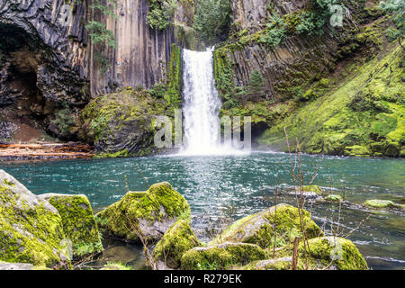 Toketee Fälle, Oregon Wasserfall in Umpqua National Forest Stockfoto