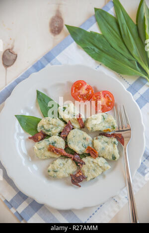 Spinat-Gnocchi Stockfoto