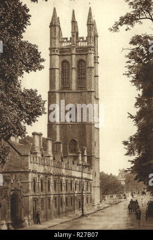 Oxford Magdalen Collage. Die Stadt ist weltweit als die Heimat der Universität von Oxford, die älteste Universität in der englischsprachigen Welt.[11] Bauwerke in Oxford bemerkenswerte Beispiele für alle englischen Architektur Zeitraum seit Ende der Sächsischen Zeitraum zeigen bekannt. Oxford ist als "Stadt der träumenden Turmspitzen' bekannt, ein Begriff geprägt durch poet Matthew Arnold. Oxford hat einen breiten wirtschaftlichen Basis. Ihre Industrien gehören Motor Manufacturing, Bildung, Verlagswesen und eine grosse Anzahl von Informationen Technologie und Wissenschaft - gegründete Geschäfte, einige akademische Ableger. Stockfoto