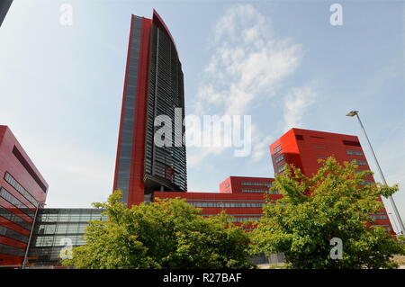 Esch-Belval, eine neue Stadt auf der Stahlbau Ödland gebaut, Belval Frankreich Stockfoto