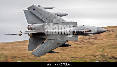 Royal Air Force RAF Tornado GR4 auf einem Training Mission niedrigen Niveau. Stockfoto