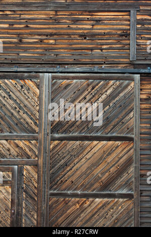 Dekorative verwitterten End Panels und Außenwand eines Gebäude aus Holz Stockfoto