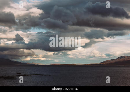 Wunderschöne Aussicht auf den See in der Nähe von Tornetrask Abisko, Schweden Stockfoto