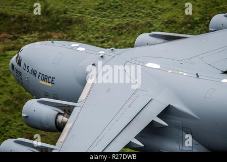 USAF C-17 Globemaster fliegen Stockfoto