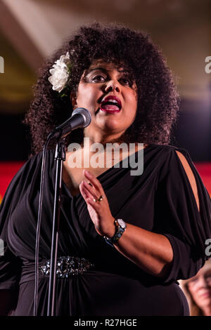 KIM NALLEY singt für TAMMY L. HALL und ihr Frieden-TET am 61. Monterey Jazz Festival - Monterey, Kalifornien durchführen Stockfoto