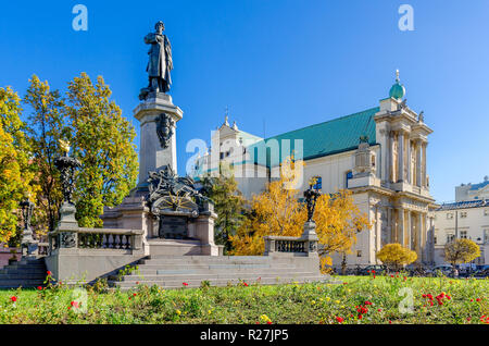 Adam-mickiewicz-Denkmal, Karmeliterkirche, Krakowskie Przedmiescie Straße, Teil der Royale Route. Warschau, Polen. Stockfoto