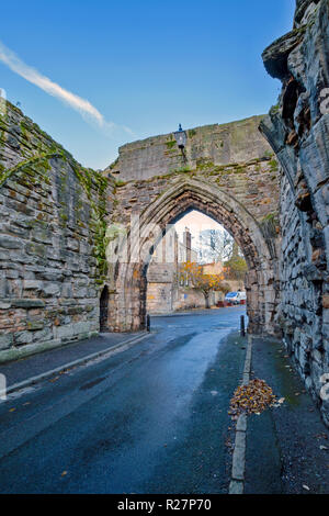 ST ANDREWS FIFE SCHOTTLAND INNENRAUM DER AUSGABEN ein Augustiner Kloster und TORBOGEN Stockfoto