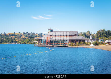 Llanquihue See und Teatro del Lago (See Theater) - Frutillar, Chile Stockfoto