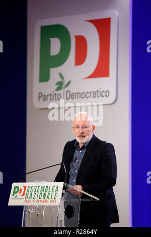 Rom, Italien. 17. November 2018. Frans Timmermans, erster Vizepräsident der Europäischen Kommission Rom, 17. November 2018. Versammlung der italienischen Demokratischen Partei. Foto Samantha Zucchi Insidefoto Credit: insidefoto Srl/Alamy leben Nachrichten Stockfoto