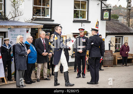 Perranwell, Cornwall, UK. 17. November 2018. Die trafalgar WAY ist der Name, der der historischen Route verwendet die Versendungen mit der Nachricht von der Schlacht von Trafalgar auf dem Landweg von Falmouth an der Admiralität in London. Die ersten Messenger im November 1805 wurde Leutnant John Richards Lapenotière, der HMS Essiggurke, die falmouth am 4. November erreicht nach einem harten Reise bei schlechtem Wetter. Er lief dann nach London mit der Versendungen mit den bedeutsamen Nachrichten von Lord Nelsons Sieg und Tod in der Schlacht von Trafalgar am 21. Oktober 1805. Credit: Roger Hollingsworth/Alamy leben Nachrichten Stockfoto