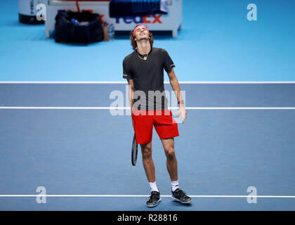 17.11.2018, O2 Arena, London, England; Nitto ATP-Finale; Alexander Zverev (GER) feiert nach dem Sieg über Roger Federer (SWI) im Halbfinale Stockfoto