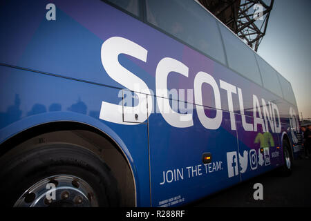 Das Stadion Murrayfield, Edinburgh, Großbritannien. 17. Nov, 2018. Rugby Union, Herbst internationale Reihe, Schottland gegen Südafrika; Die Schottland Mannschaft im Stadion Credit Anfahrt: Aktion plus Sport/Alamy leben Nachrichten Stockfoto