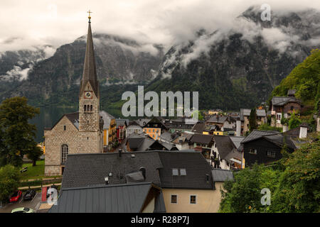 Hallstatt am Hallstätter See in den österreichischen Alpen Stockfoto