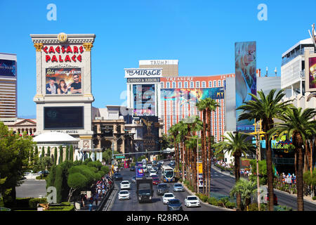 Caesars Palace und im Mirage Hotel und Casino auf dem Strip, Las Vegas Boulevard, Las Vegas, Nevada, USA Stockfoto