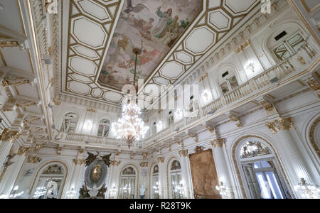 Buenos Aires, Argentinien - 9. April 2011: Der Innenraum des Government House, die auch als Pink House bekannt. Dies ist der Weißen Salon, der Ort, wo die p Stockfoto