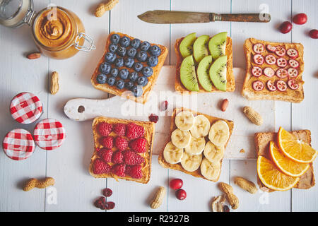 Auswahl an gesunden, frisches Frühstück Toast Stockfoto