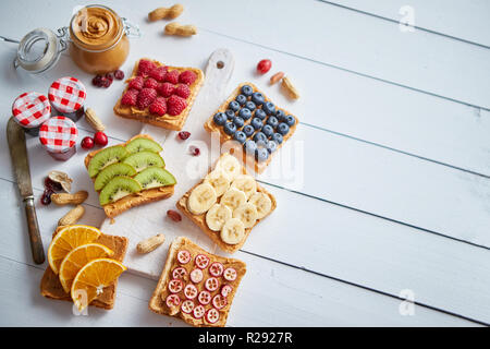 Auswahl an gesunden, frisches Frühstück Toast Stockfoto