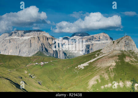 Dolomiten, Sellagruppe, Col Rodella, Piz Sella, Rifugio Friedrich August, Fassatal, Luftaufnahme, Region Trentino Canazei Stockfoto