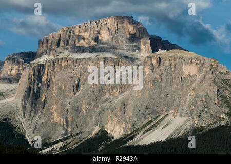 Dolomiten, Sellagruppe, Sass Pordoi, Klettern, Fassatal, Luftbild, Trentino, Canazei, Campitello, Italien Stockfoto