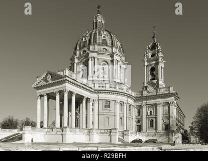 Berühmte Basilika Superga auf der Spitze der Hügel in der Nähe von Turin, Italien Stockfoto