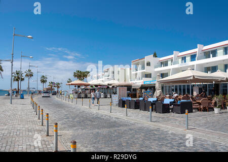 Meer Taverne und Geschäfte, Poseidonos Avenue, Paphos (Pafos), Pafos Bezirk, Republik Zypern Stockfoto