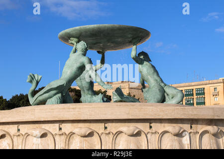 Valletta, Malta, 31. Januar 2018, der Triton Brunnen an der Stadt Tor Eingang nach Valletta auf Malta im Winter Stockfoto