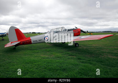 De Havilland DHC-1 Chipmunk Zweisitzer trainer Flugzeuge in RAF-Markierungen. Stockfoto