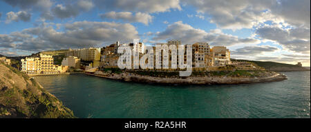 Bucht von Xlendi, Insel Gozo, Malta. Stockfoto