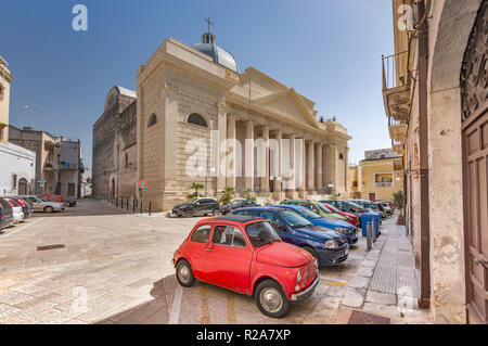 San Lorenzo Collegiata Kirche aus dem 19. Jahrhundert, neoklassizistischen Stil, in Massafra, Apulien, Italien Stockfoto