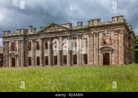 Sutton Scarsdale Hall, einem denkmalgeschützten georgianischen ruiniert Herrenhaus in Sutton Scarsdale aufgeführt, etwas außerhalb von Chesterfield, Derbyshire Stockfoto