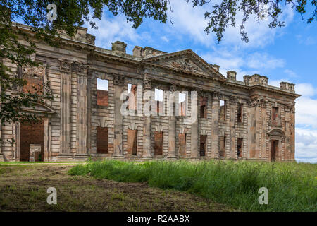 Sutton Scarsdale Hall, einem denkmalgeschützten georgianischen ruiniert Herrenhaus in Sutton Scarsdale aufgeführt, etwas außerhalb von Chesterfield, Derbyshire Stockfoto