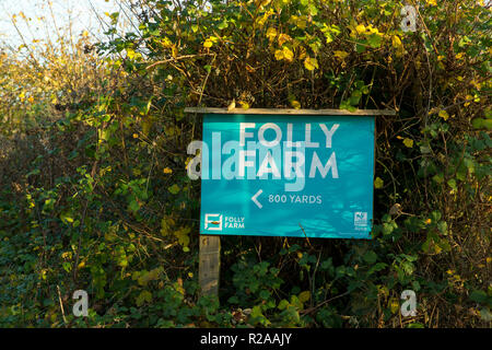 Folly Farm in der Nähe von Bristol, Zeichen, an den Eingang Stockfoto