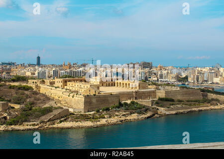 VALLETTA, MALTA SEPTEMBAR 26, 2017 - Fort Manoel ab Hastings Gardens in Valletta zu sehen. Stockfoto